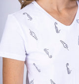 Kurzarm Shirt aus reiner Baumwolle in Weiß mit V-Ausschnitt und maritimen Motiven