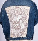 Lässige oversize Jeansjacke besonderer Jacquardmusterung in barocker 3D Optik