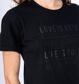 Cooles schwarzes Baumwoll T-Shirt im Boxy Fit mit tonaler Schrift