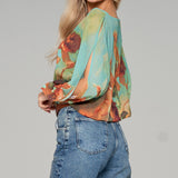 Bluse Sissi – Romantische Eleganz mit V-Ausschnitt & Engelsmotiven Collektion Princess Herta Margarete Habsburg