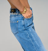 Streng limierte Paula Gold High Waist Loose Fit Jeans mit goldenen Nieten und Glassteinen mit dezentem destroyed Effekt