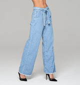 Modell EMMA – die perfekte Jeans für jeden Figurtyp.