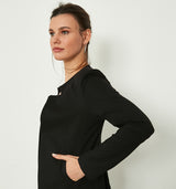 DAS Must-Have aus unserer Kollektion, DER "301"! Komfort einer Sweatjacke, Look eines wunderschönen Blazers. Die waschbare Jacke wird offen getragen und besticht vor allem durch seine außergewöhnlich gezackte Kragenform. Bei den vielen modischen Farbvarianten ist für jeden Geschmack etwas dabei und muss man ihn doch mal ausziehen, so kommt das schöne Spitzenfutter ans Licht. Wir empfehlen die gewohnte Größe zu wählen. Wir empfehlen die gewohnte Größe zu wählen 97% Baumwolle. 3% Elasthan Waschen bei 30°C