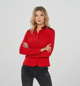 Taillierter Sweat Blazer im Uniform Look mit Lederlook Details an Kragen und Schulter. Zum Schließen hat dieser sportive Blazer große Bronzefarbene Knöpfe mit maritimem Design, die sich an Taschen und Ärmeln wiederfinden. Wir empfehlen eine Nummer größer 65% Viscose, 32% Poliester, 3% Elasthan