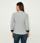 Taillierter Strukturblazer im Maritim Look mit 3/4 Ärmeln, Saum abgesetzt in Marine Blau und einem Knopf.  Wir empfehlen die gewohnte Größe 95% Polyester, 5% Elasthan Handwäsche bei 30°