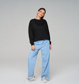 Schwarzes Sweatshirt mit großem runden Logo in 3D Optik am Rücken