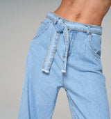 Modell EMMA – die perfekte Jeans für jeden Figurtyp.