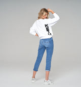 Cooles Rundhals Sweathirt in Weiß mit 3D-Schriftzug am Rücken