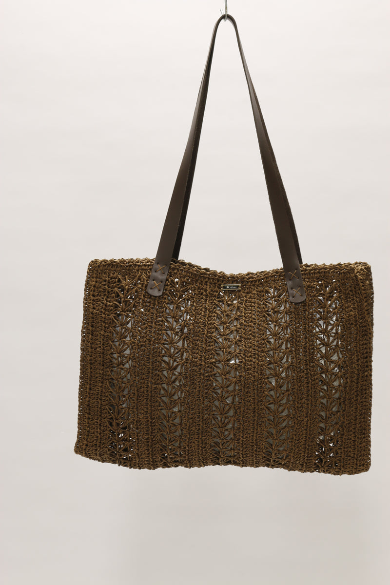 Chocolate Chic: Handgefertigte Bohem Basttasche 7 in Schokobraun mit langen PU-Trägern