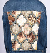 Oversize Jeansjacke mit orientalischer  Jacquardmusterung auf dem Rücken