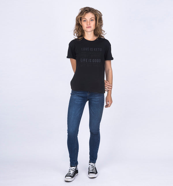 Cooles schwarzes Baumwoll T-Shirt im Boxy Fit mit tonaler Schrift