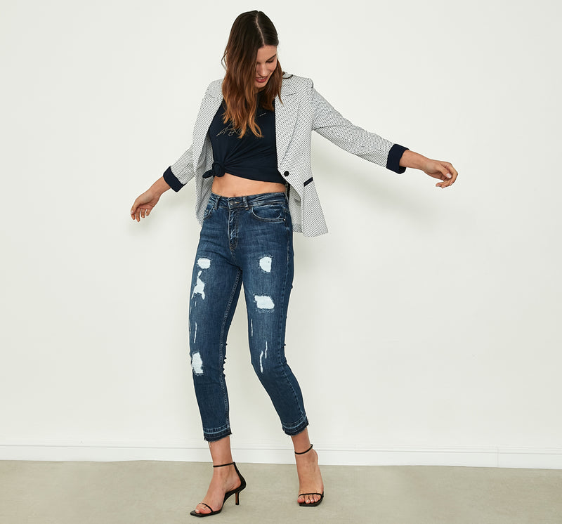 Lässige destroyed Jeans mit Knöchellänge und ausgefranstem Saum im MOM-Fit  Wir empfehlen die gewohnte Größe 98% Baumwolle, 2% Elasthan Handwäsche bei 30°C 